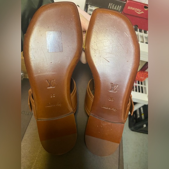 Louis Vuitton Sandal - Picture 3 of 3